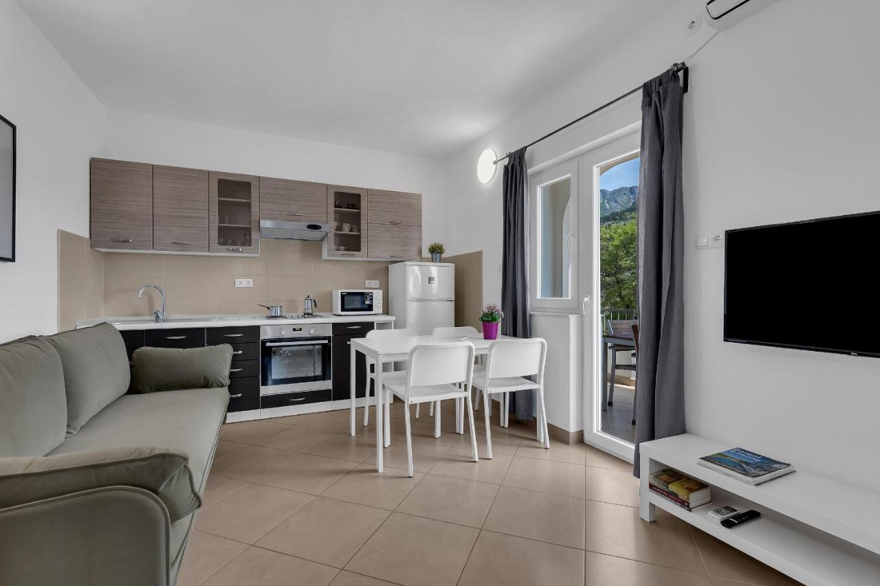 זאוסטרוג Apartments Barbaric מראה חיצוני תמונה