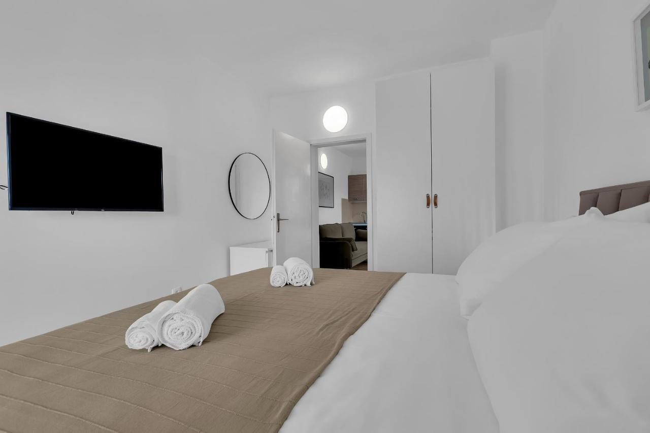 זאוסטרוג Apartments Barbaric מראה חיצוני תמונה