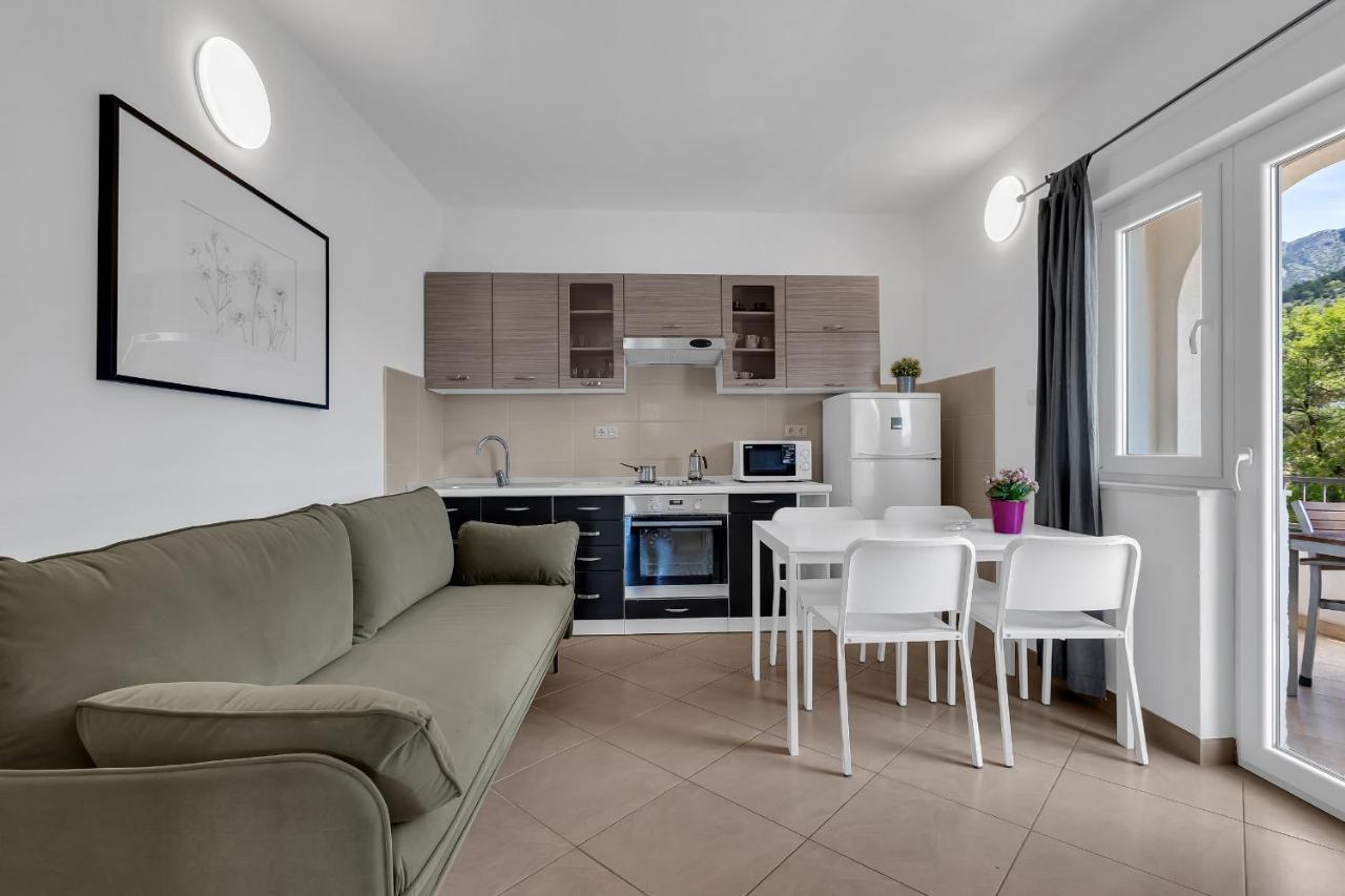 זאוסטרוג Apartments Barbaric מראה חיצוני תמונה